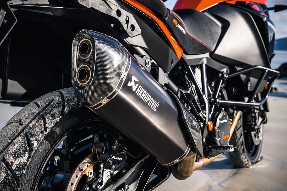 AKRAPOVIC SLIP-ON SILENCER - Image 2